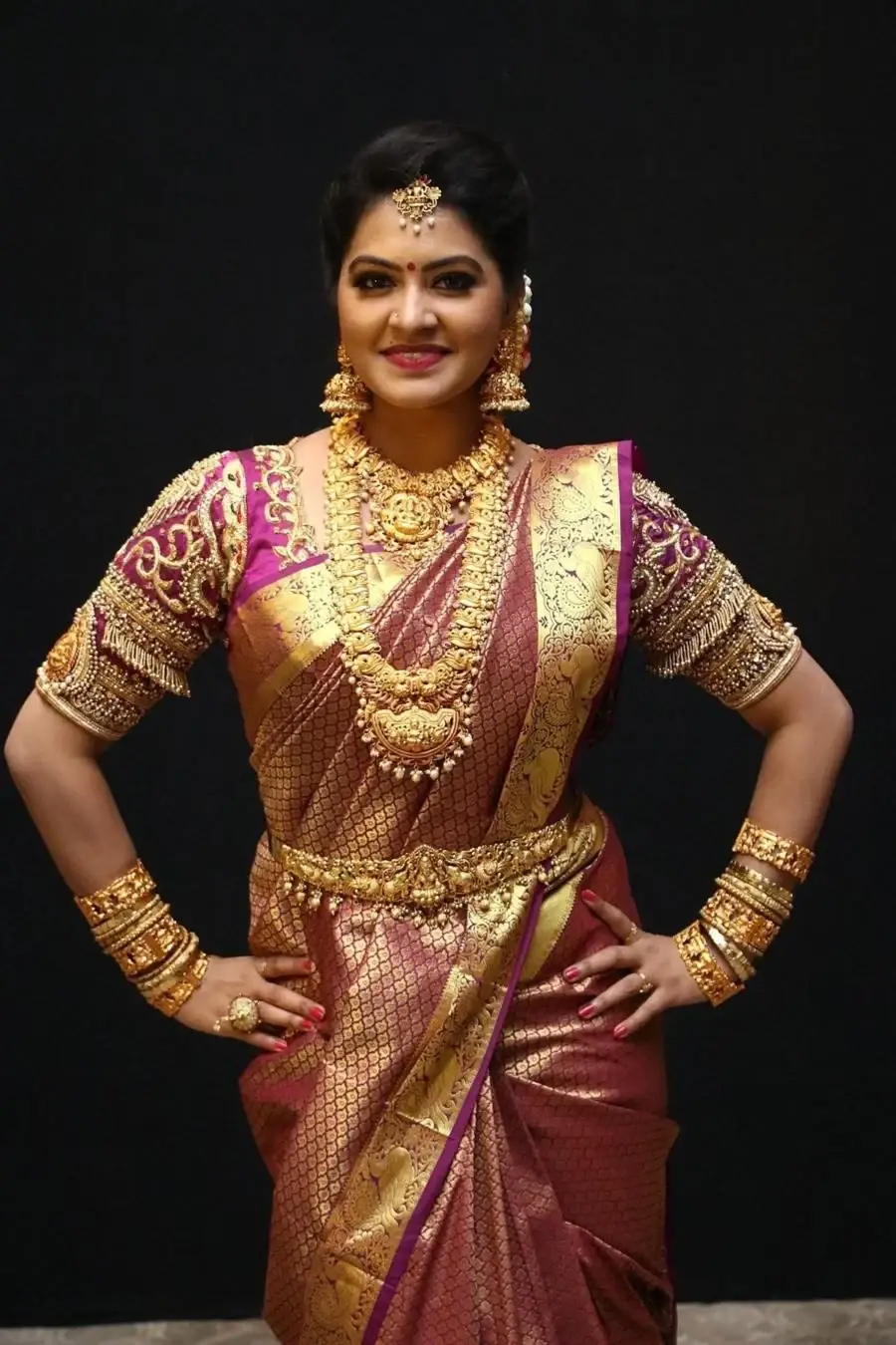 BEAUTIFUL INDIAN TV ACTRESS RACHITHA MAHALAKSHMI IN MAROON SILK SAREE 13